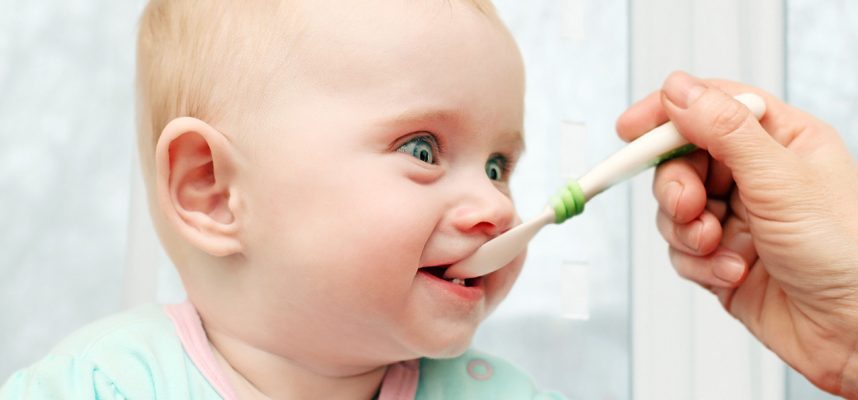 niño comiendo