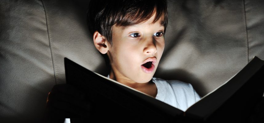 niño leyendo